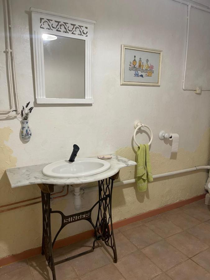 Montagne D'Alaric Apartman Moux Kültér fotó