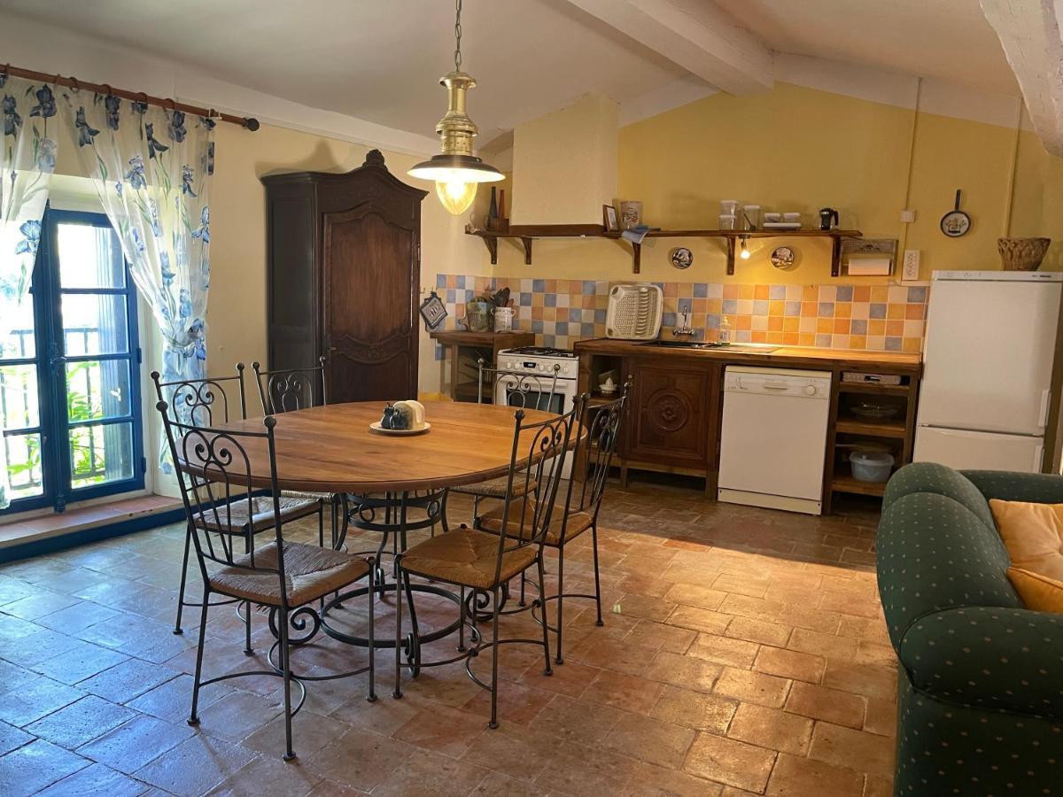 Montagne D'Alaric Apartman Moux Kültér fotó